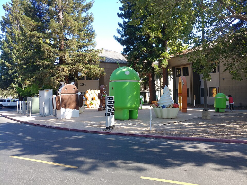 Android sculptures at Google campus, a symbol of Silicon Valley tech culture