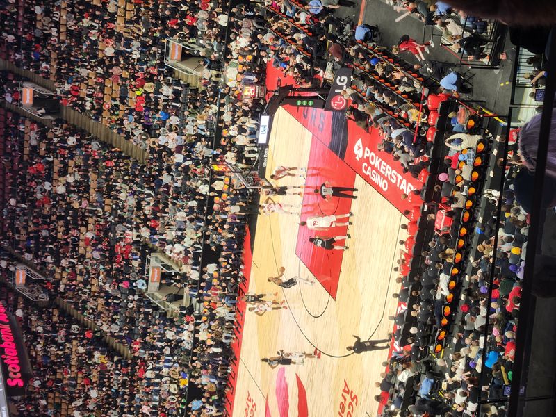 Victor Wembanyama playing for the Spurs